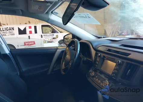 2018 Toyota Rav4 Xle from USA, damaged, VIN 2T3RFREV5JW815547